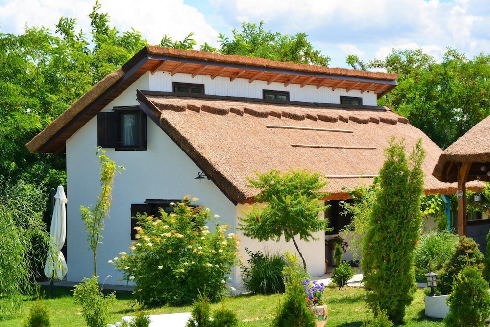 House With 3 Bedrooms in Somova, With Shared Pool, Furnished Garden and Wifi