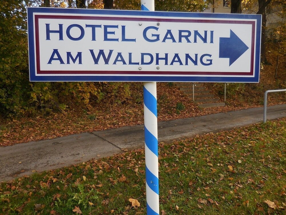 Am Waldhang Garni