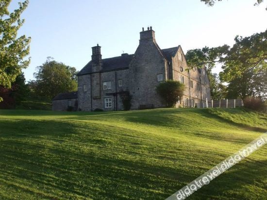 Braithwaite Hall Bed & Breakfast