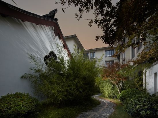 Qingyuyuan Grand Barony Hotel