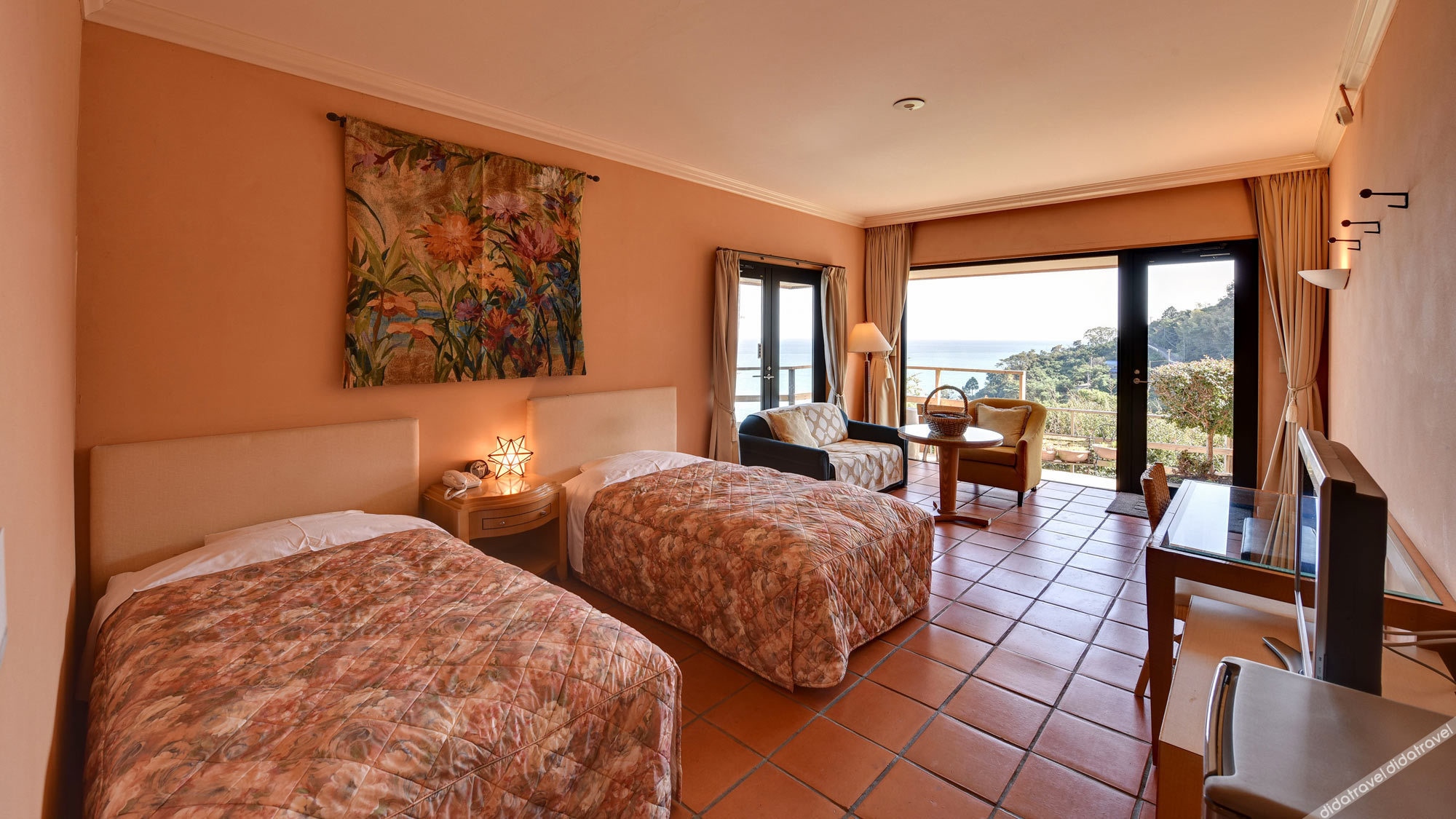 Enoura Terrace