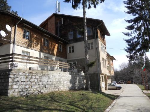 Ledenika Lodge