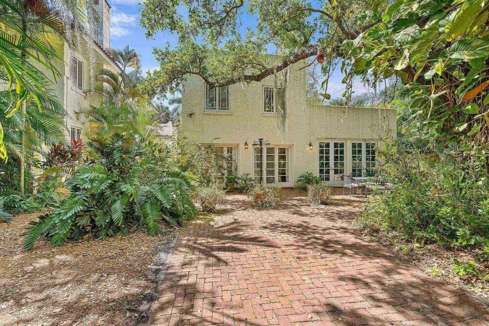 New Live Oak Cottage/beach/downtown/pool/shops/cafés