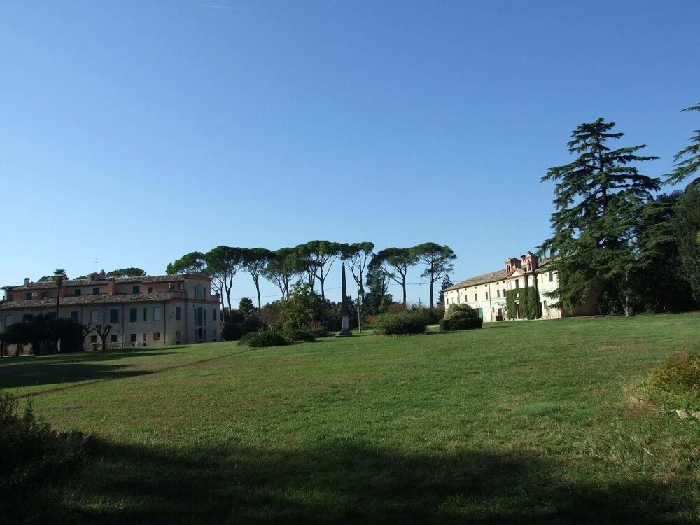 Heritage Apartment In Treia With Garden