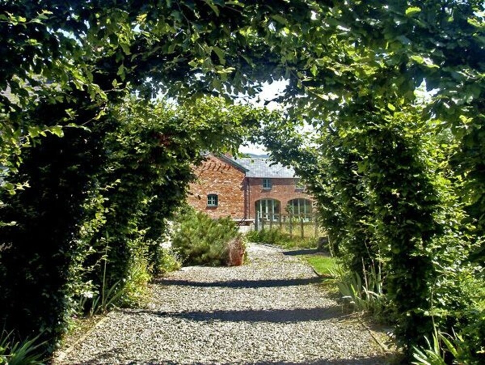 Glan Clwyd Isa-Cae Caled Cottage