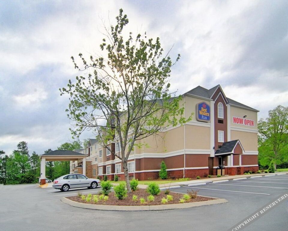 Microtel Inn & Suites