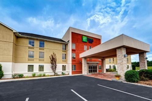 Holiday Inn Express & Suites CROSSVILLE