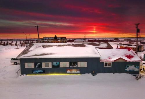 Iceberg Inn