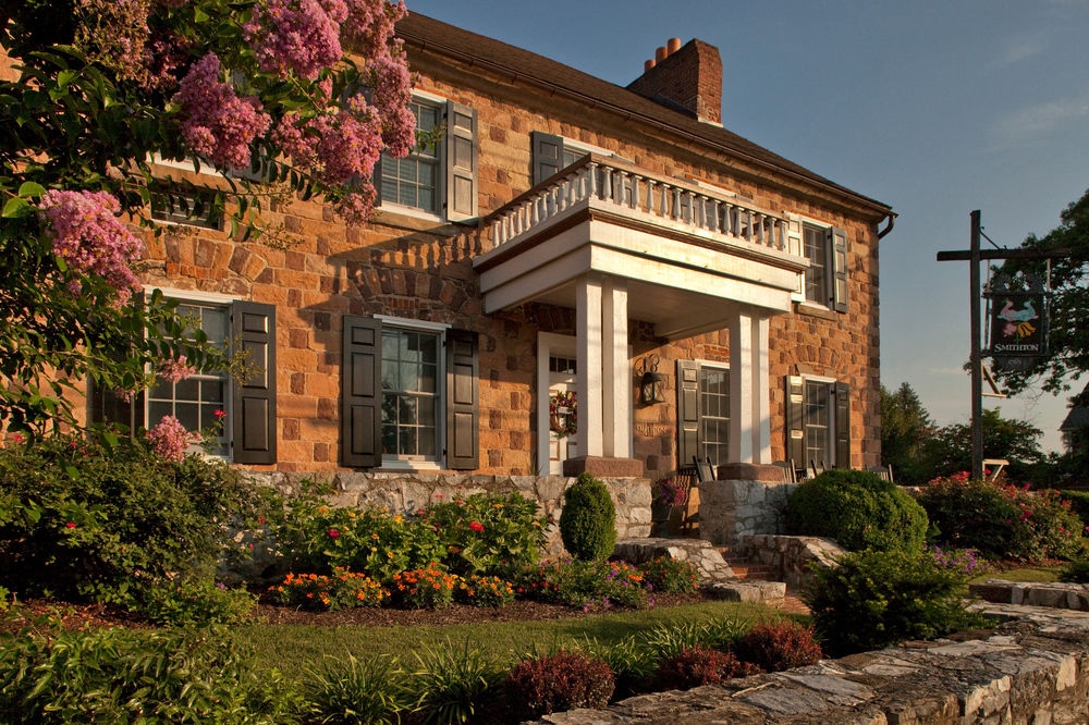 Historic Smithton Inn