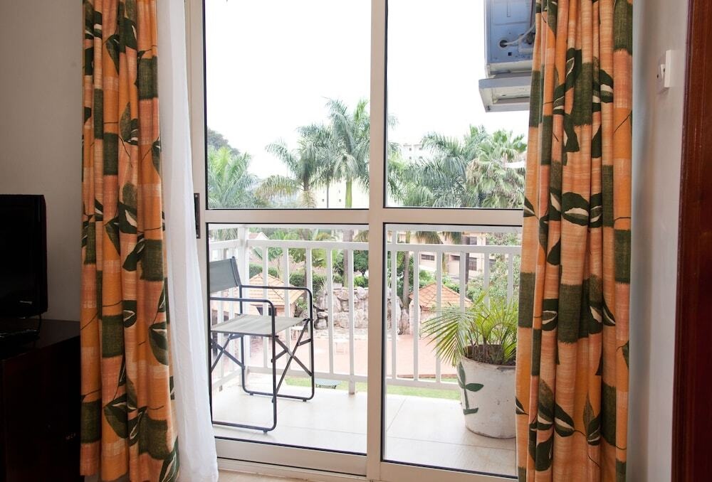 Mosa Court Apartments