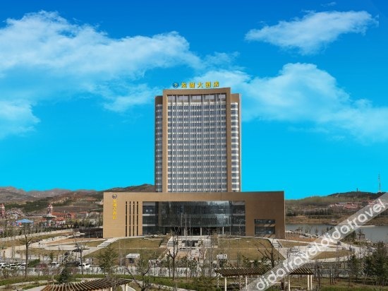 Longhu Hotel