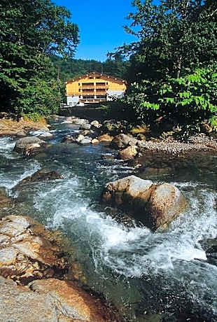 Kokumin Shukusha Higashi Taisetsuso