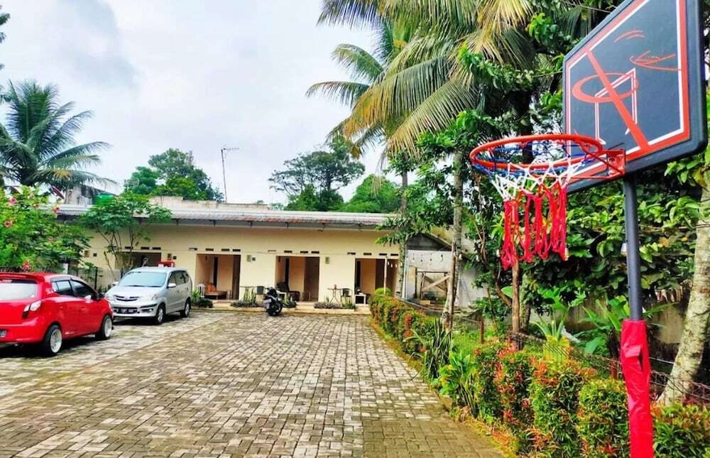 Beautiful Double Room With Ac and Wifi in Central Bogor