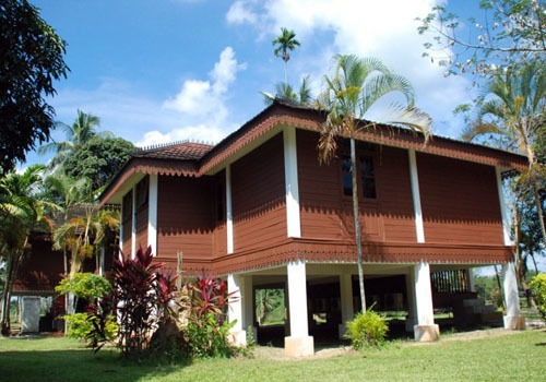 Green Village Pasir Salak Eco River Resort