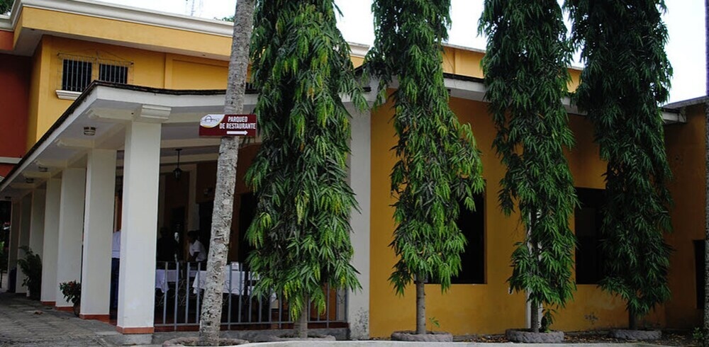 Hotel Y Restaurante El Arco