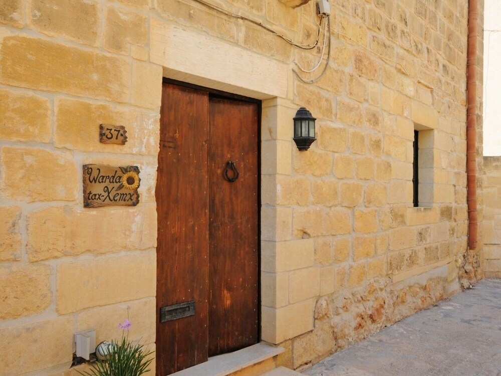 Kemmuna Farmhouse Rest And Zest