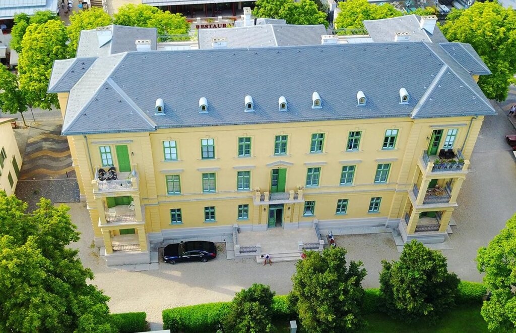 Ipoly Residence - Executive Hotel Suites