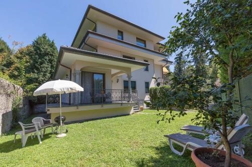 La Petite Dame In Verbania