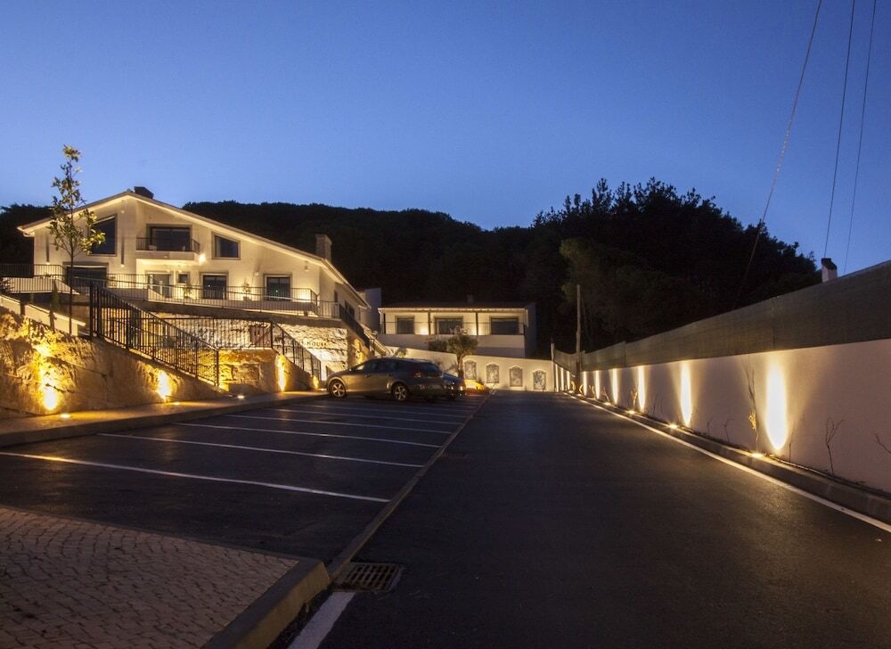 Hillside House Suites & Spa