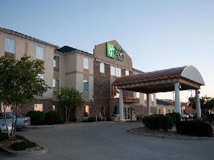 Holiday Inn Express & Suites Bloomington - Normal by IHG
