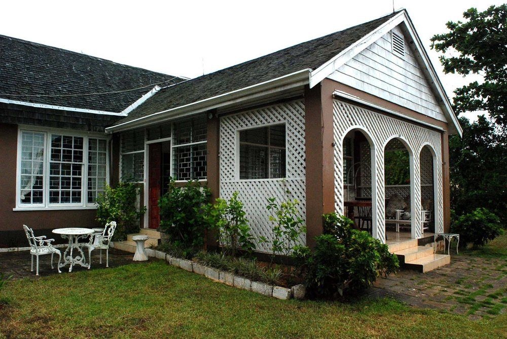 June Plum Bed And Breakfast