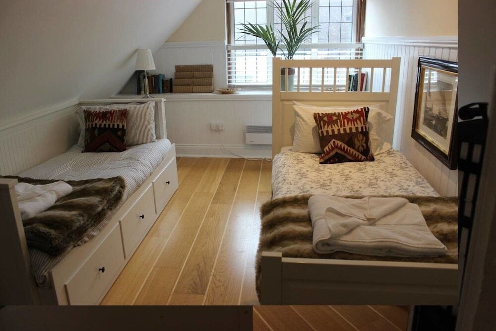 Garden House 5 Bed Home On Osea Island Essex