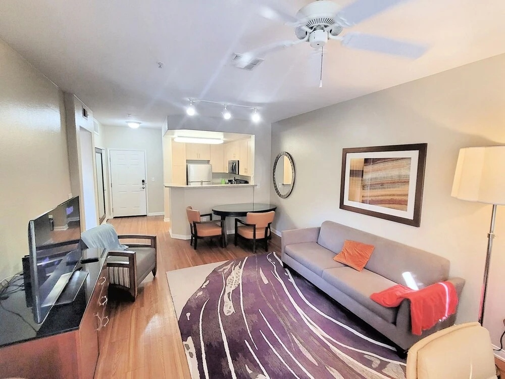 Lovely Apartments At Fullerton