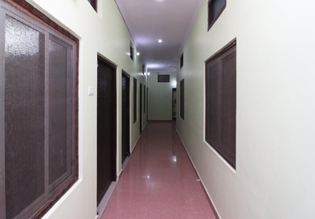 Oyo 24823 Amrit Guest House