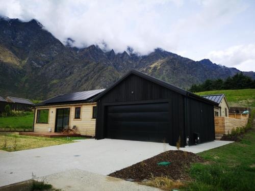 Jacks Point Family Homestay