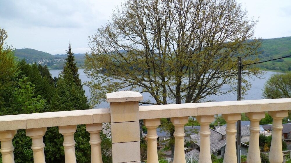 House With 3 Bedrooms In Nages, With Wonderful Lake View And Enclosed