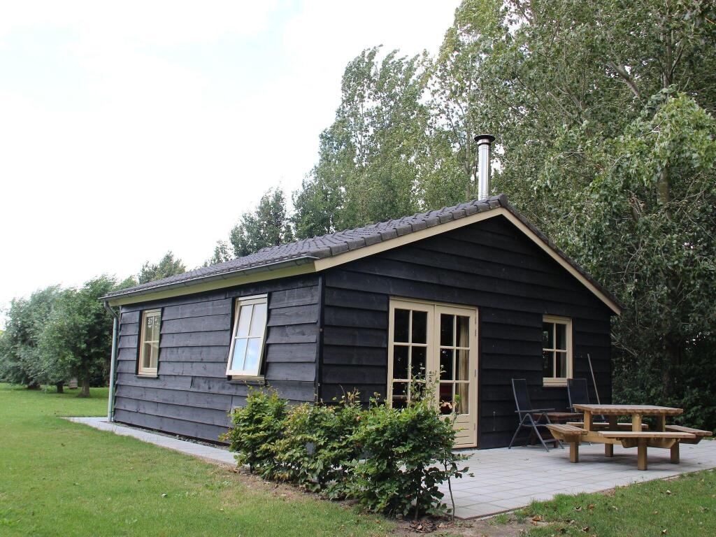 Delightful Holiday Home In Lage Zwaluwe With Garden