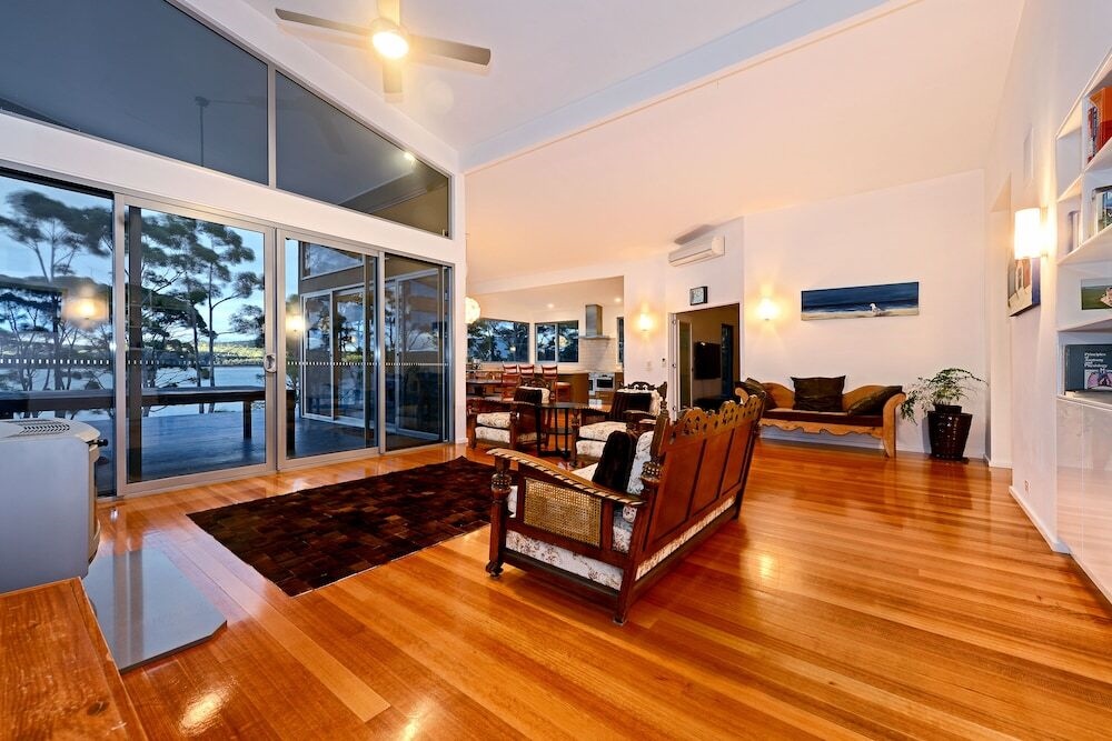 Cloudy Bay Lagoon Estate