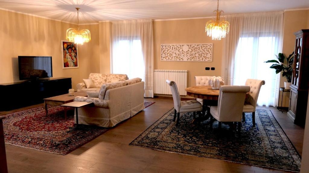 Erania Rooms & Apartments