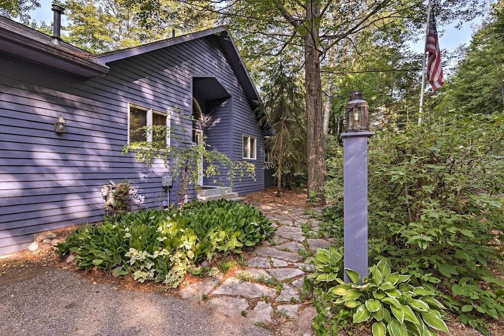 Resort-style Harbor Springs Home Near Ski Resort!