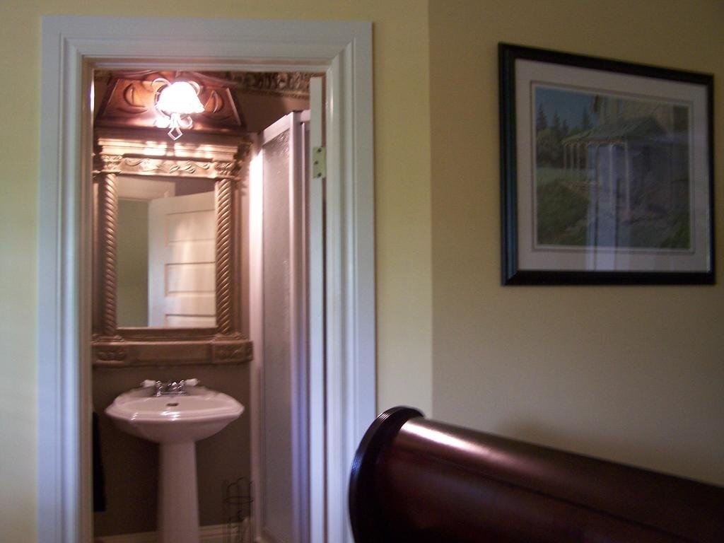 Creighton Manor Inn Bed & Breakfast