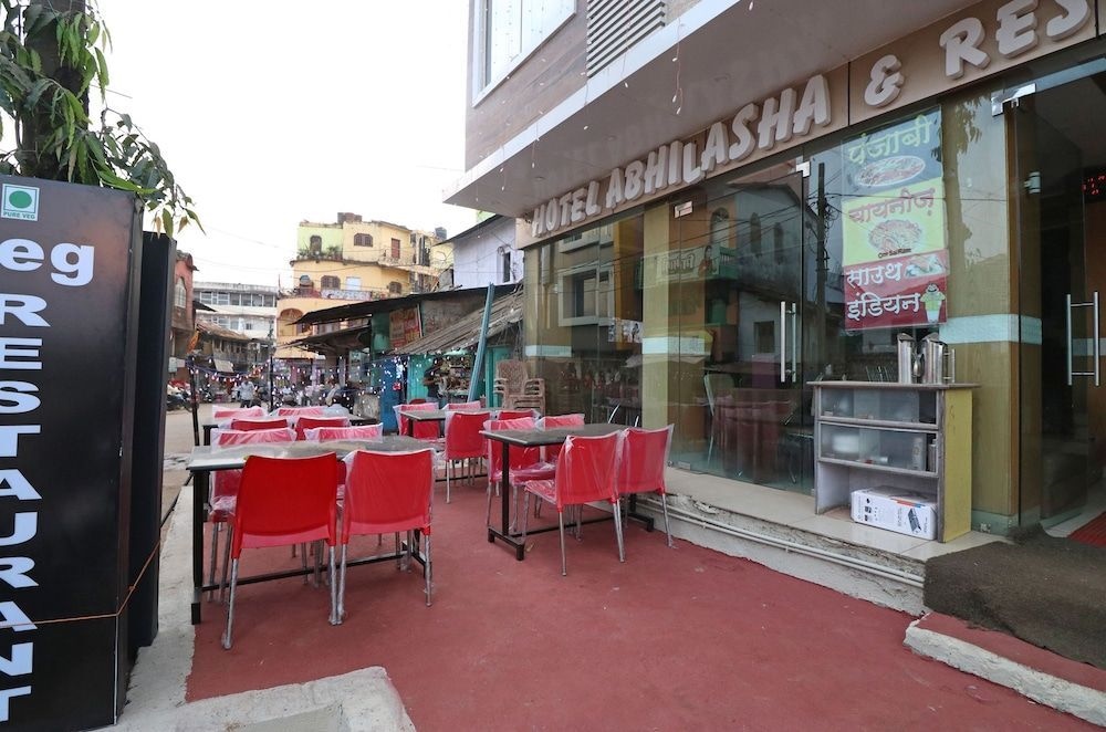 Hotel Abhilasha by OYO Rooms