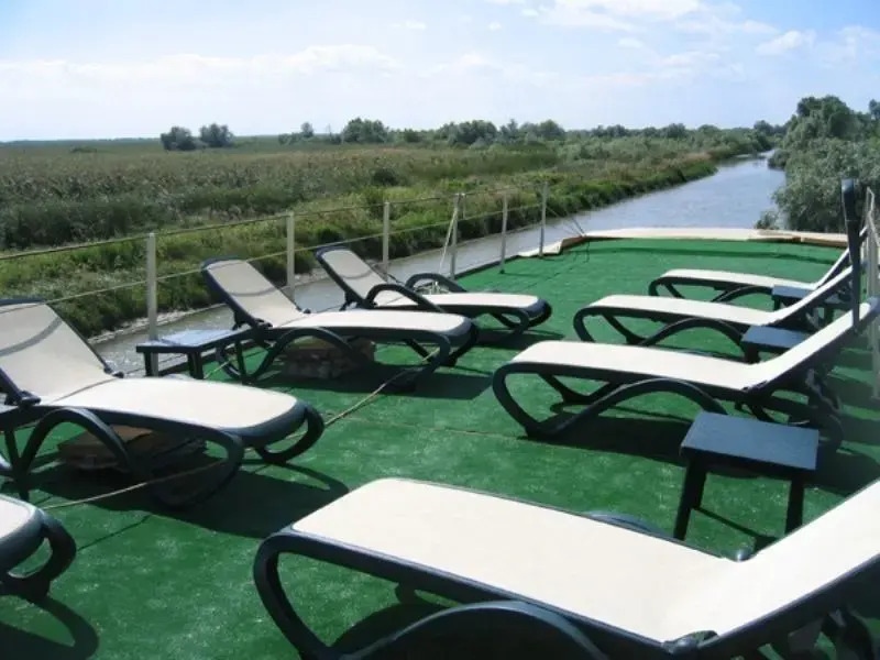 Hotel Plutitor Serano