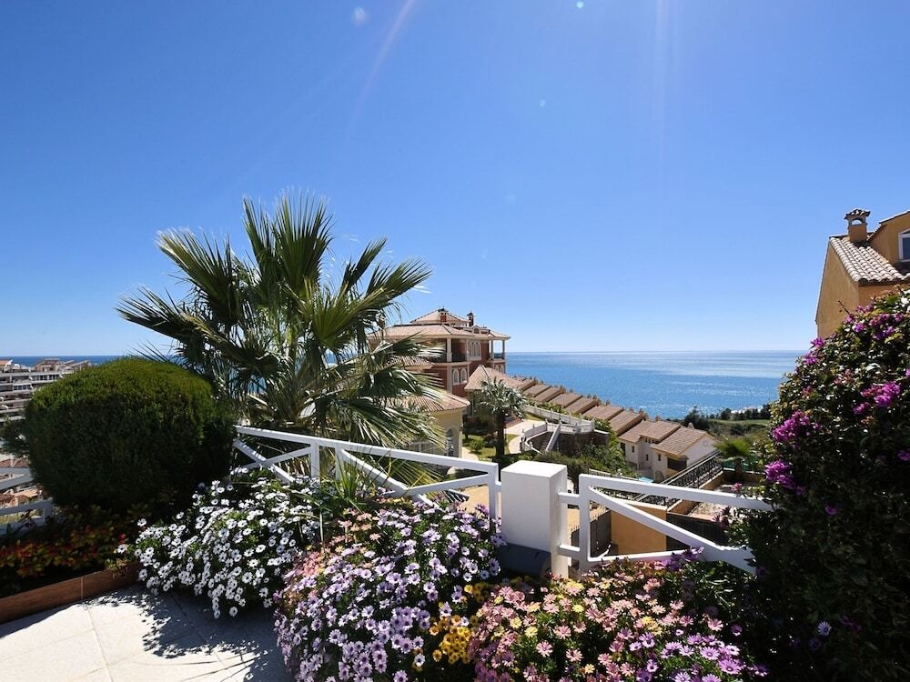 Gorgeous Villa In Benalmadena With Jacuzzi And Pool