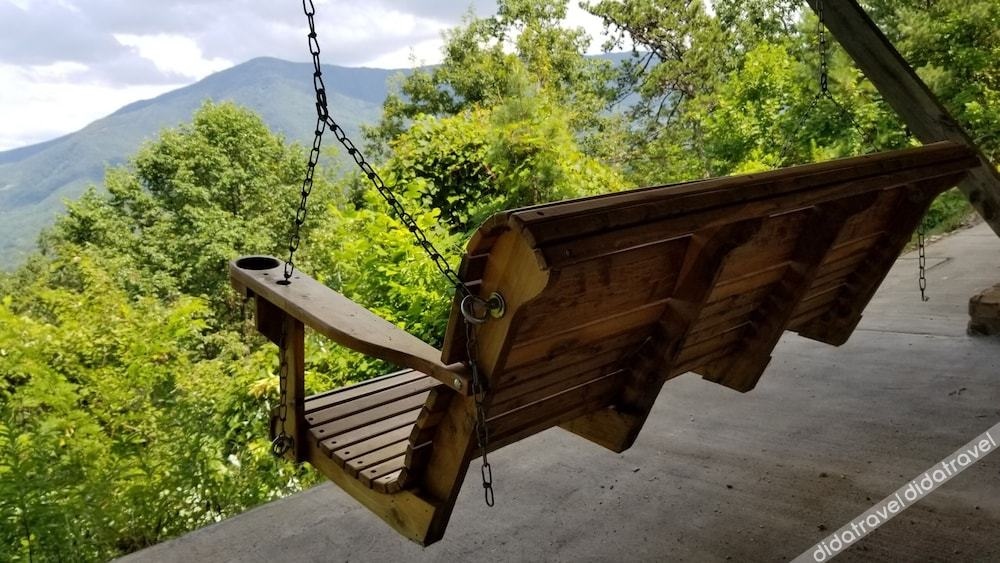 Majestic Views - Four Bedroom Cabin