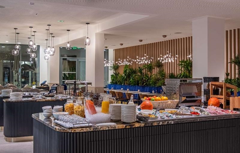 Golden Tulip Lyon Ouest Techlid - Hotel And Spa