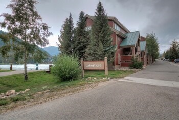 Lakeshore 1540 By Book By Owner