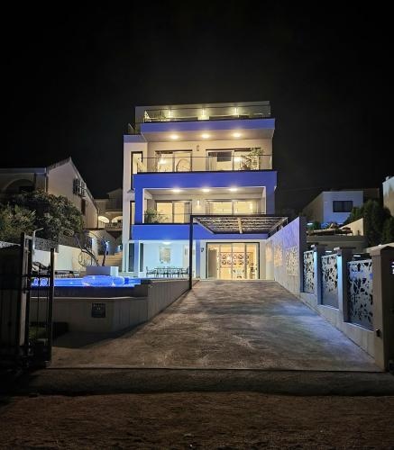 Villa Palace Al Nera