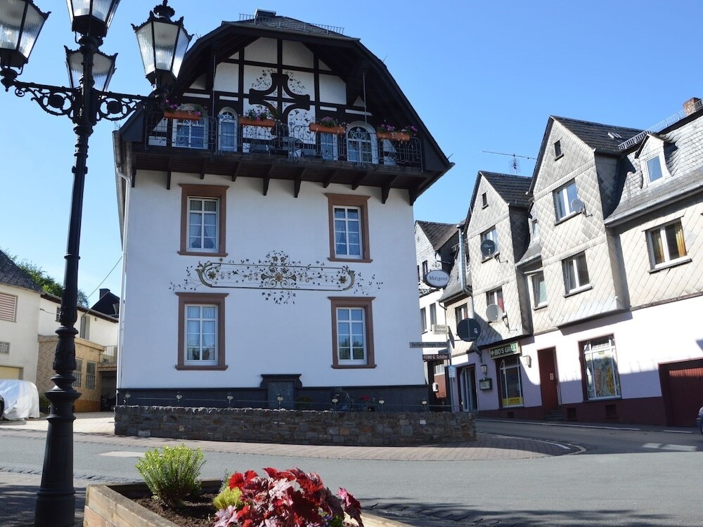 Beautiful Holdiday Home in Ulmen Near the Lake