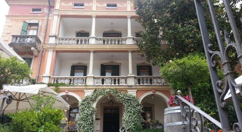 Albergo Villa Rosa