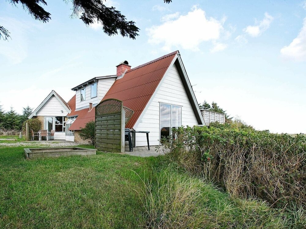 Lovely Holiday Home In Lemvig With Hot Tub