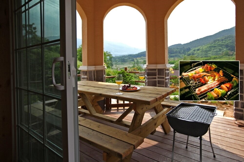 Healing Resort Maple Village Hue