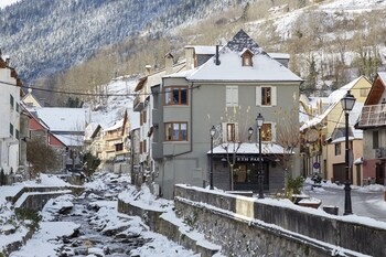 Eth Paer 1 By Feelfree Rentals