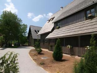 Ethno Houses Plitvica Selo
