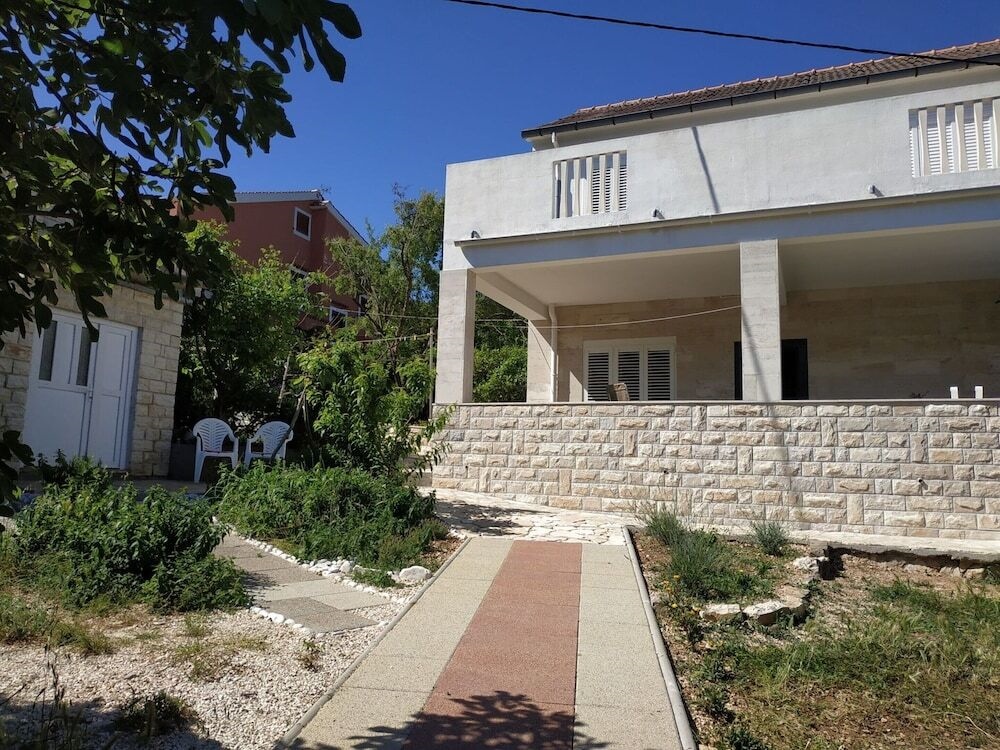 Detached Holiday House Few Steps From The Beach