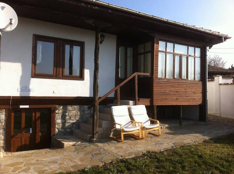 Lionsgate Guest House
